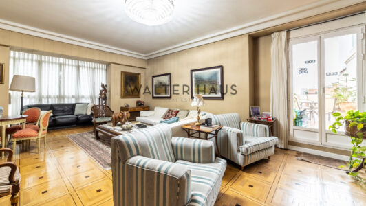 Atico en alquiler con terraza en el Viso, Madrid.