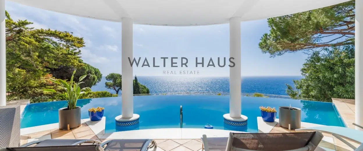 Spectacular beachfront house with unique sea views, Lloret de Mar