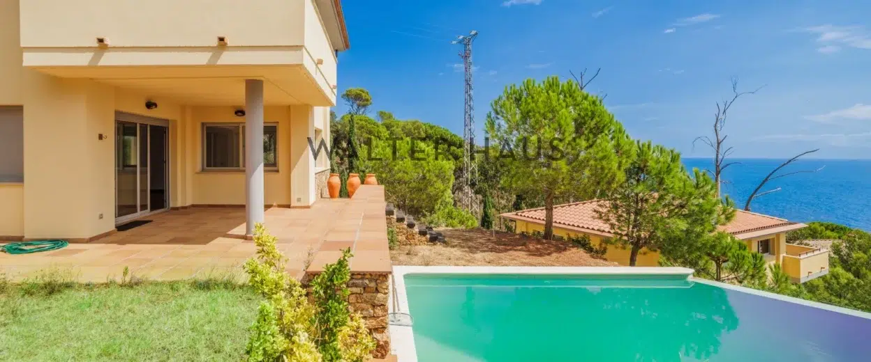 Renovated design house with spectacular sea views in Port Salvi, Sant Feliu de Guixols