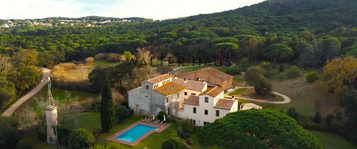 Rural farmhouse with three houses, swimming pools and extensive grounds, Santa Cristina d’Aro
