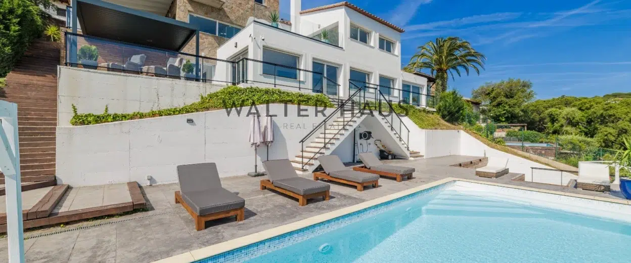 Casa amb vistes al mar i llicència turística, Calonge