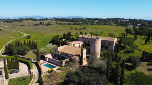 Masia enventa en L´Escala, Girona