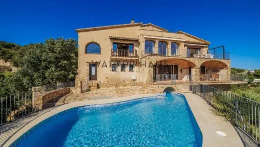 Casa de inspiración catalana con piscina y espectaculares vistas al mar, Playa de Aro