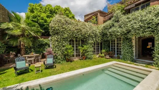 Casa – Hotel Boutique con licencia hostelera, Corçà, Girona