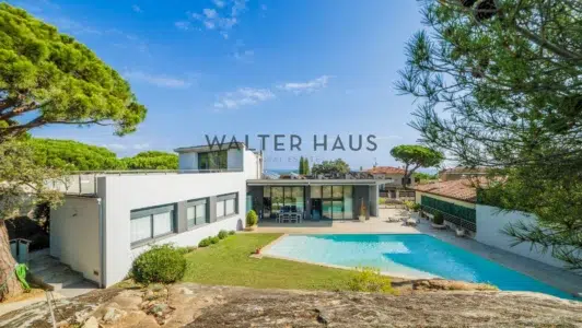 Casa de diseño con piscina en S’agaró