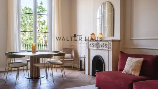 Exclusivo piso reformado con vistas en finca regia en Port Vell, Barcelona