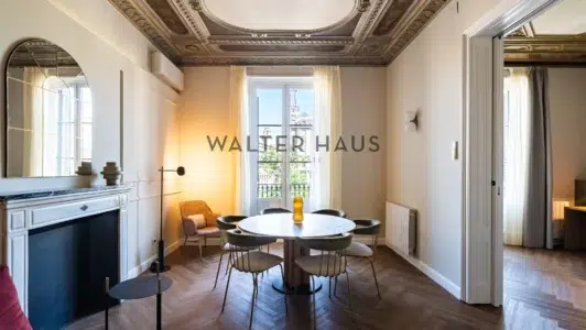 Exclusivo piso reformado con balcón en finca regia en Port Vell, Barcelona