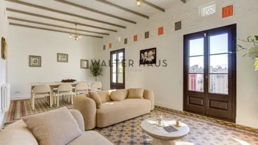 Piso reformado en finca catalogada en Dreta de l’Eixample, Barcelona