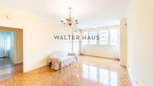 Piso en alquiler totalmente amueblado en Nueva España, Madrid.