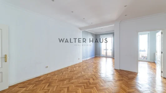 Piso exterior en alquiler en Almagro, Madrid