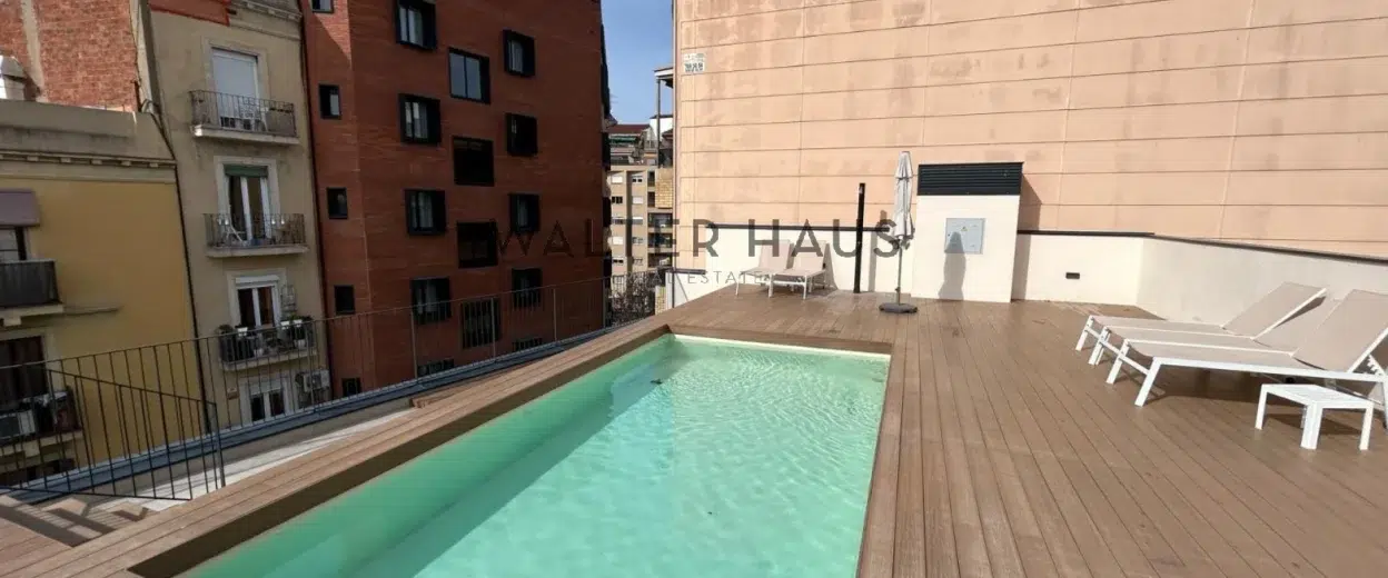 Duplex avec piscine commune près de la Plaza Espanya, Barcelone