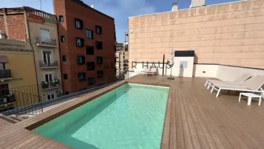 Dúplex con piscina comunitaria cerca de Plaza Espanya, Barcelona