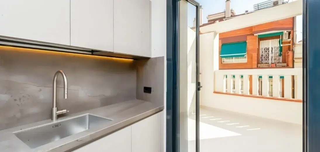 Renovated penthouse with terrace for sale in Sant Gervasi, Barcelona