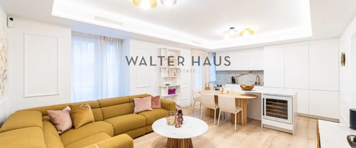 Exterior apartment for sale in a prestigious building in Goya, Madrid.