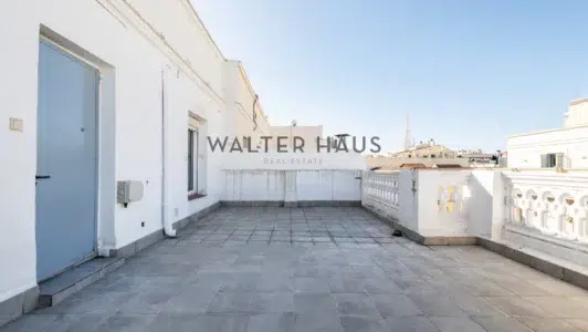 Ático con amplia terraza a reformar en Recoletos, Madrid.